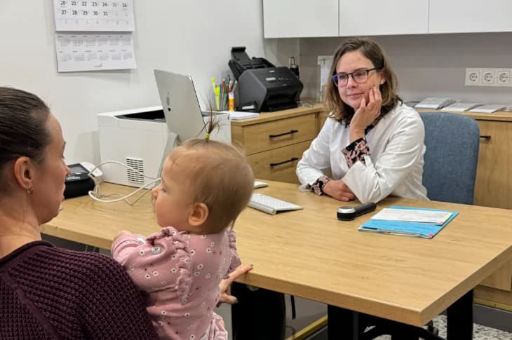 Bērnam izsitumi: kad noteikti jāvēršas pie dermatologa?