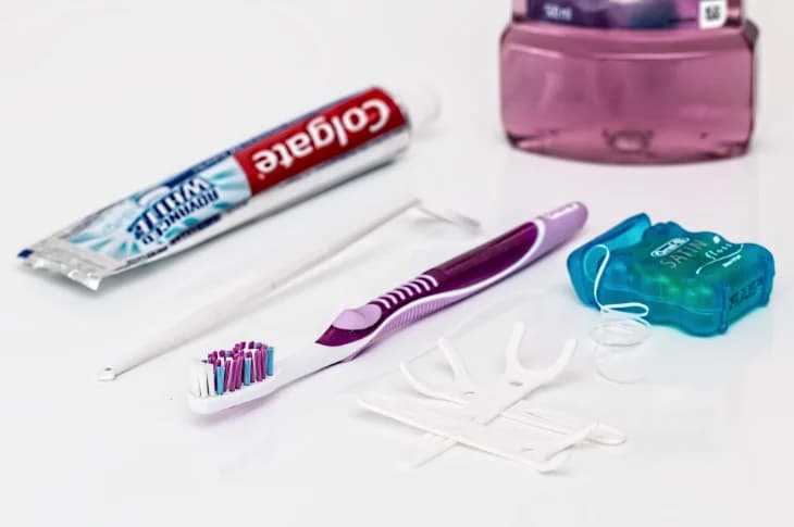 Using Dental Floss: Why and How to Use It Correctly?